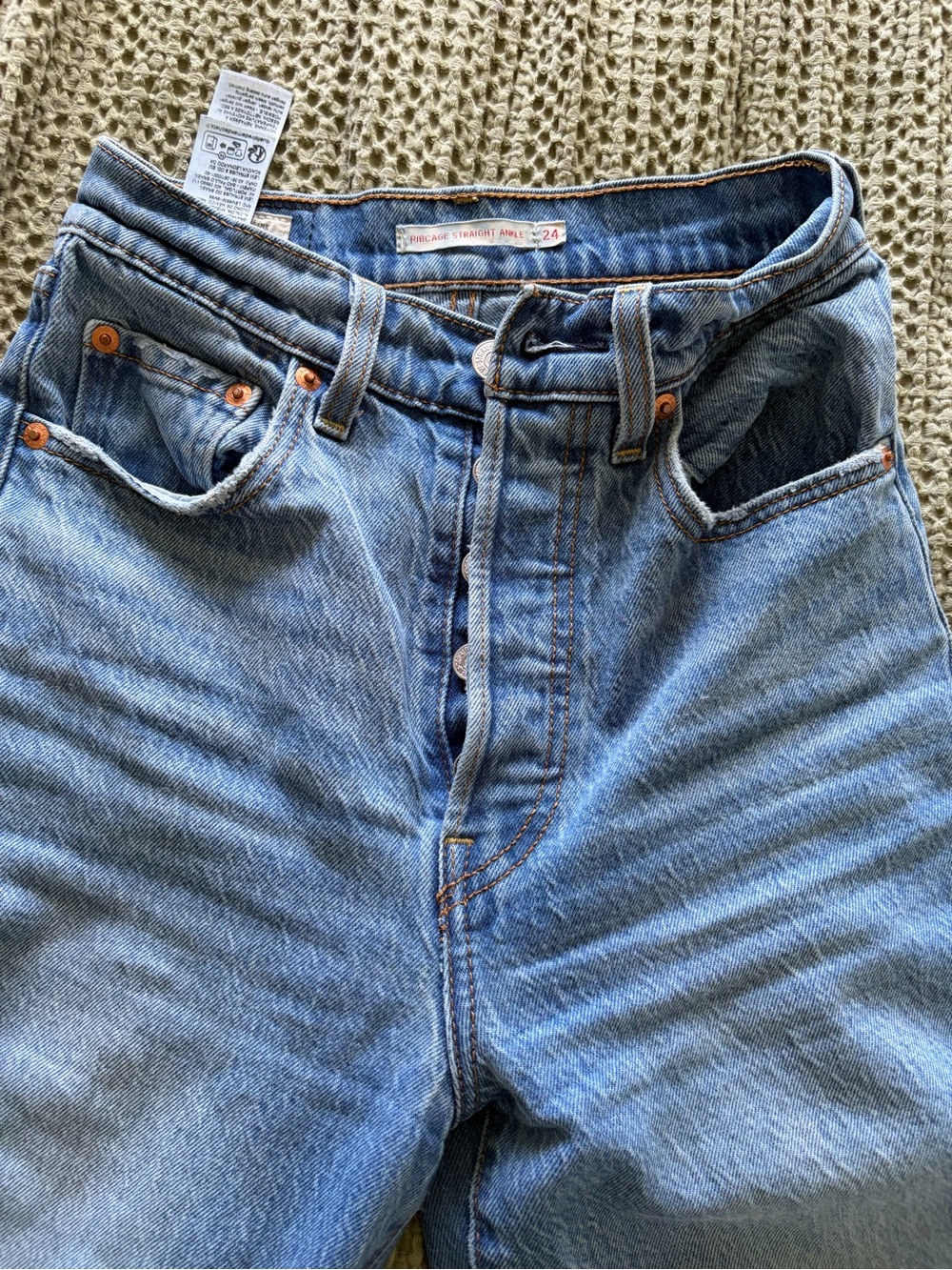 Levi's Ribcage High Rise Straight Ankle Jean - Picture 2 of 6